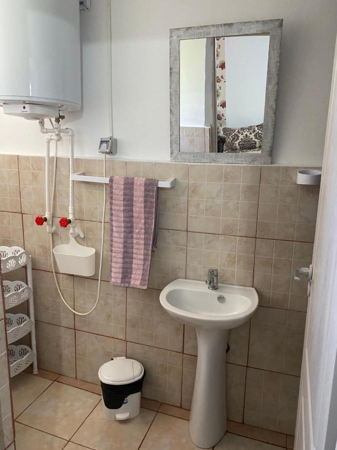 Camere De Inchiriat Maria Corbu Luaran gambar